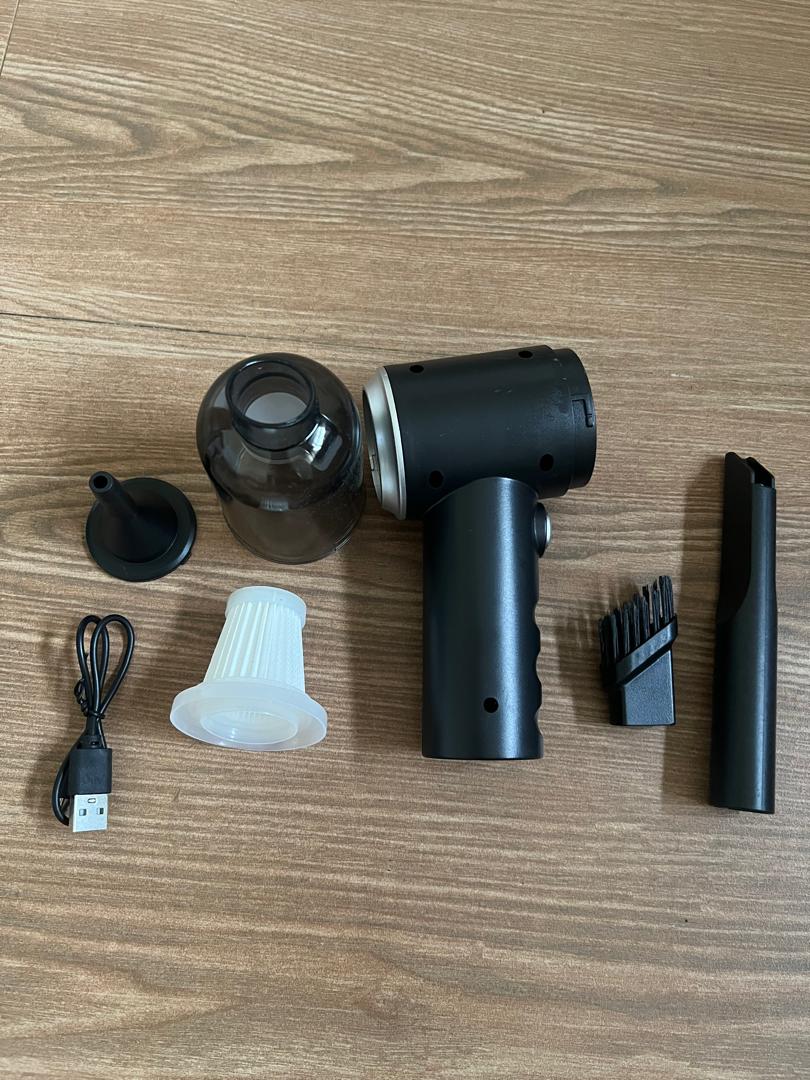 AeroVac : Portable Mini Vacuum Cleaner